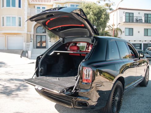 Used 2020 Rolls-Royce Cullinan image 24