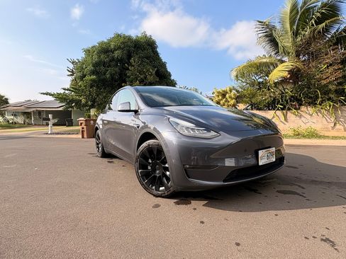 Used 2021 Tesla Model Y Long Range image 10