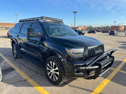 Used 2013 Toyota Sequoia Platinum image 1