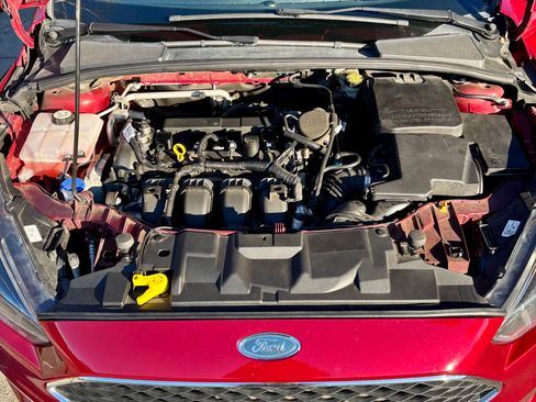 Used 2016 Ford Focus SE image 9