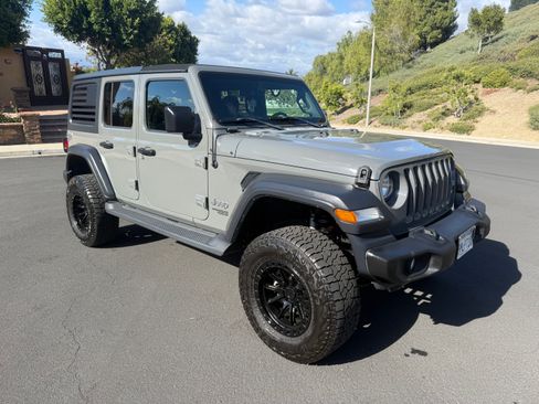 Used 2019 Jeep Wrangler Unlimited Sport S AWD/4WD image 11