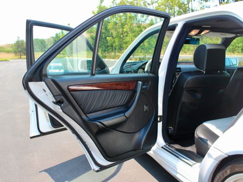 Used 1998 Mercedes-Benz C 43 AMG Sedan image 18