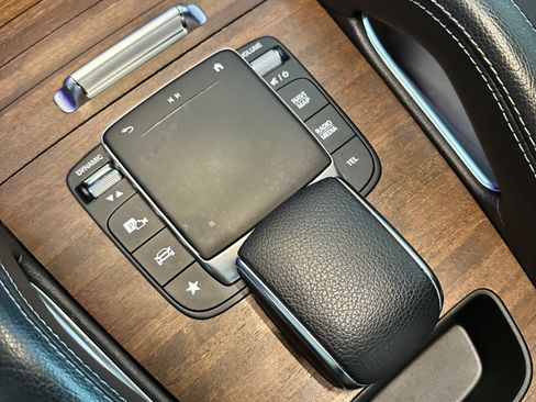 Used 2022 Mercedes-Benz GLE 350 4MATIC image 26