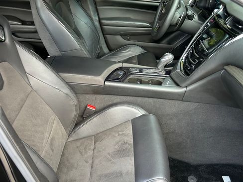 Used 2018 Cadillac CTS V w/ Carbon Fiber Package image 8