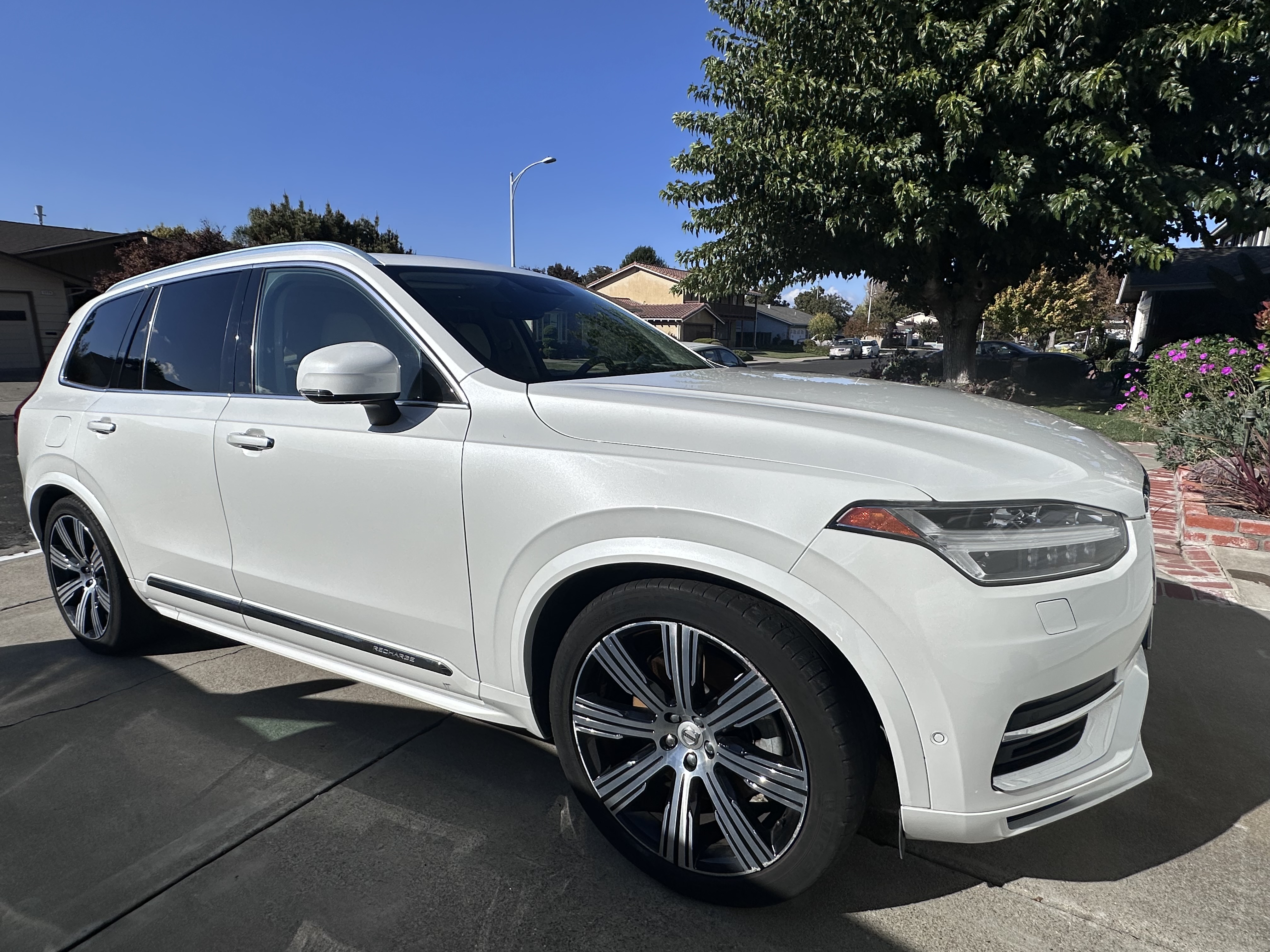 Used 2021 Volvo XC90 T8 Inscription w/ Lounge Package AWD/4WD image 6