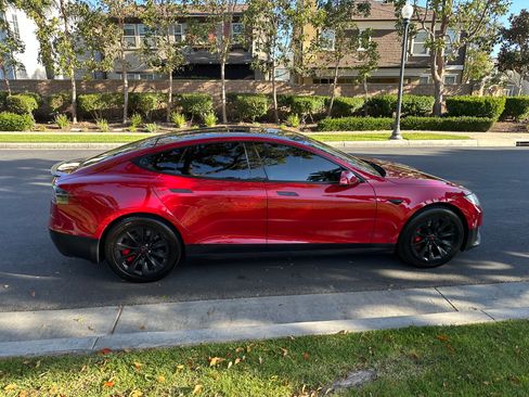 Used 2020 Tesla Model S Performance image 2
