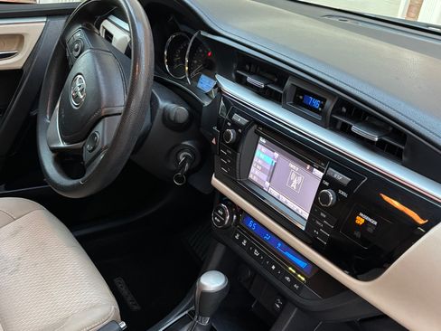 Used 2014 Toyota Corolla LE FWD image 22
