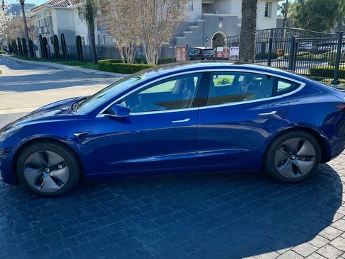 Used 2019 Tesla Model 3 Standard Range Plus image 9