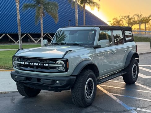 Used 2022 Ford Bronco Outer Banks w/ Sasquatch Package image 13