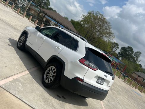 Used 2019 Jeep Cherokee Latitude Plus FWD image 9