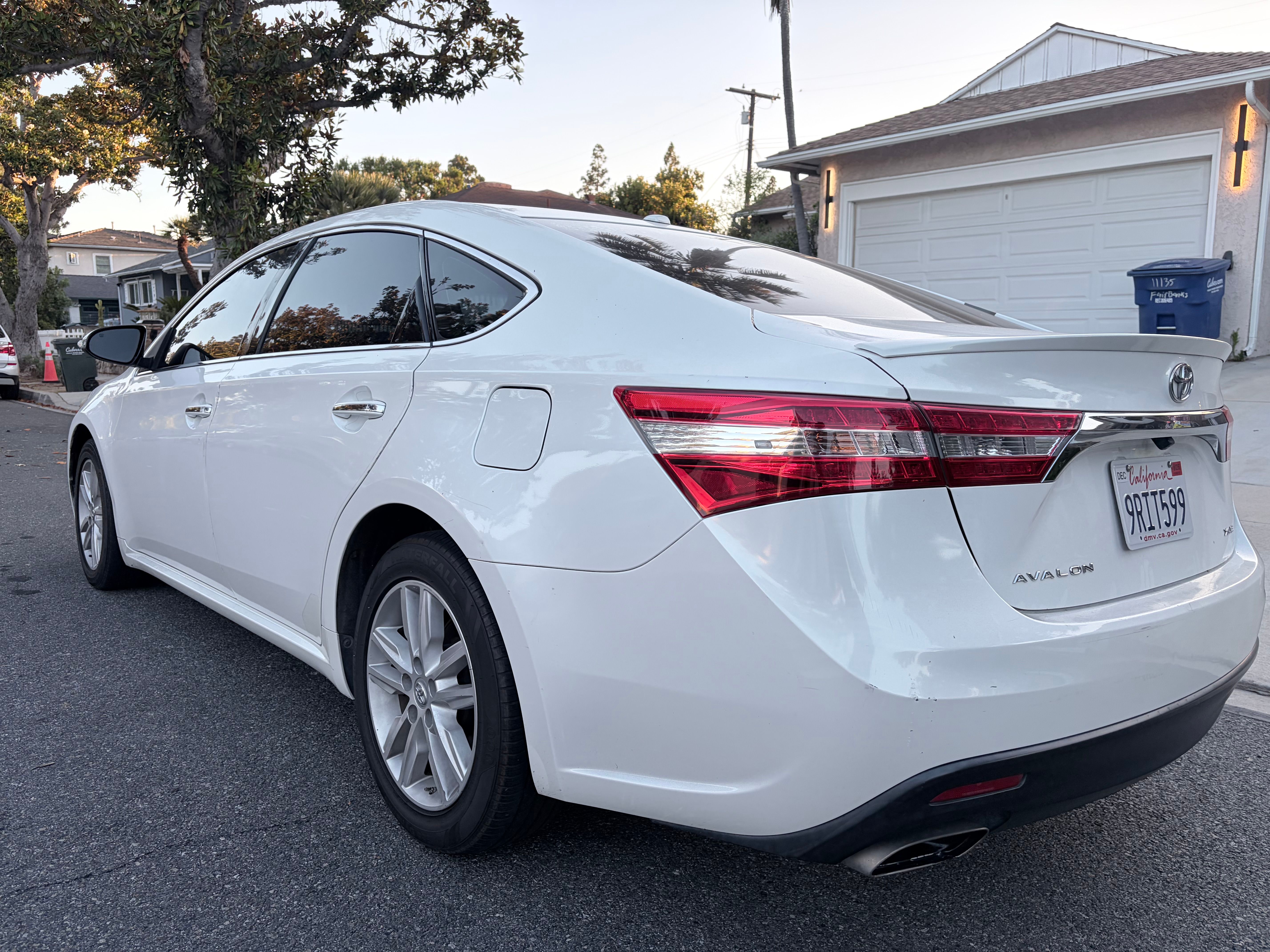 Used 2015 Toyota Avalon XLE Premium FWD image 8