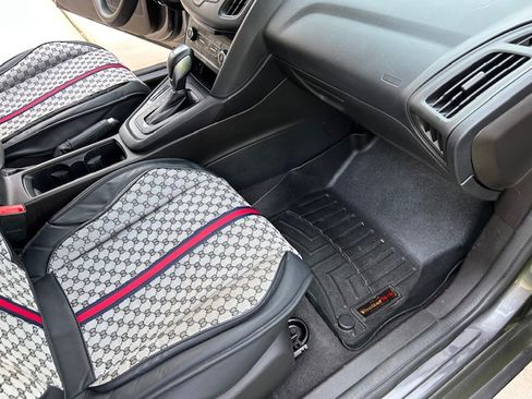 Used 2016 Ford Focus SE w/ Reverse Sensing Package image 14