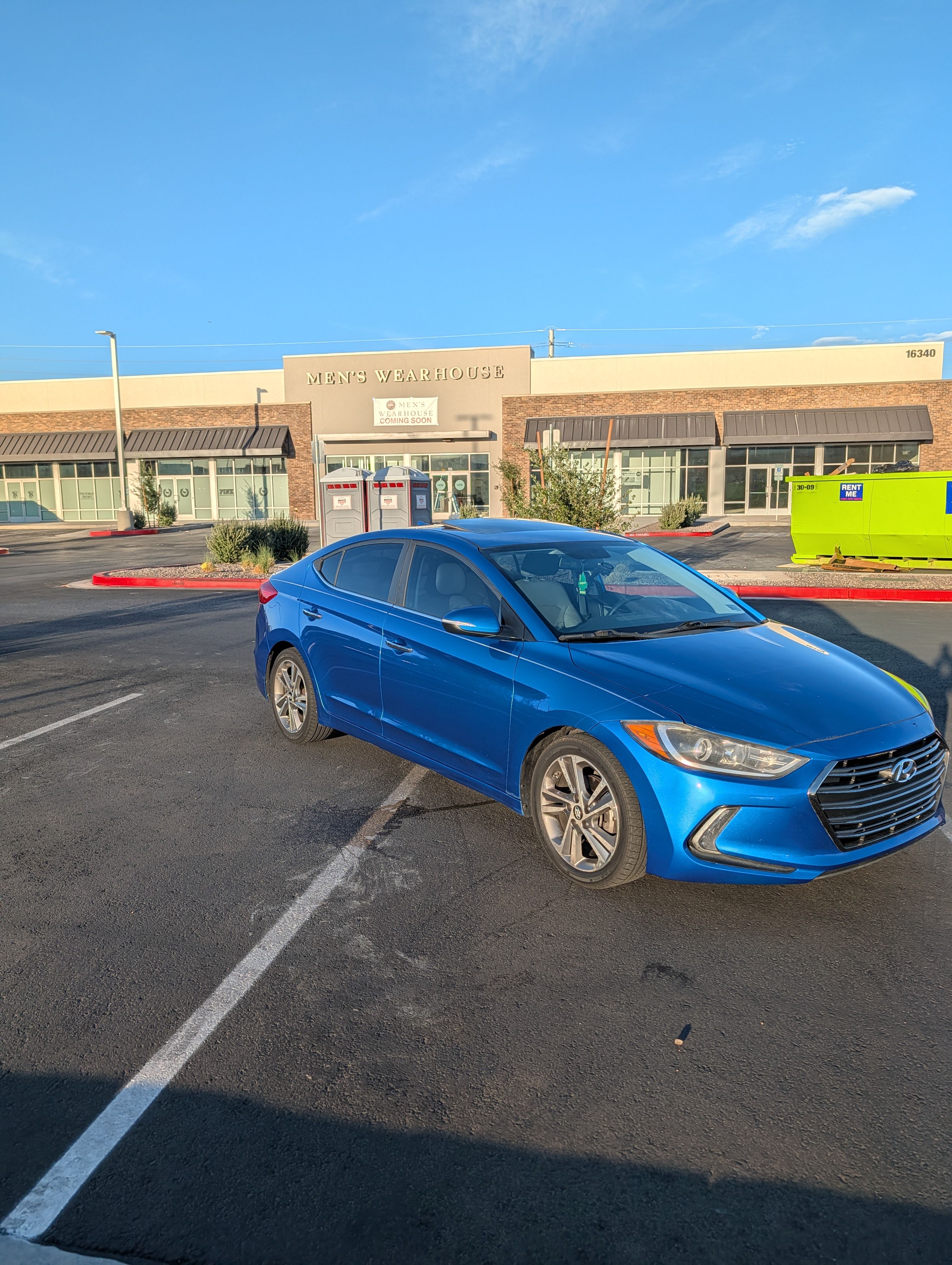 Used 2017 Hyundai Elantra Limited w/ Limited Tech Package 04 FWD image 1