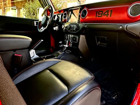 Used 2020 Jeep Gladiator Rubicon image 14