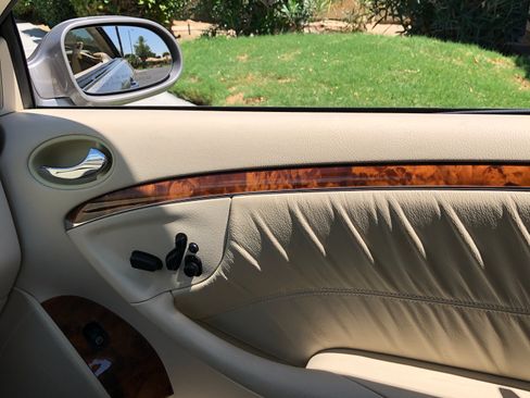 Used 2009 Mercedes-Benz CLK 350 Coupe image 11