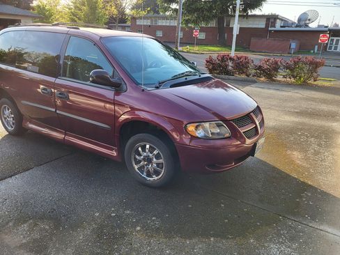 Used 2003 Dodge Grand Caravan SE image 9