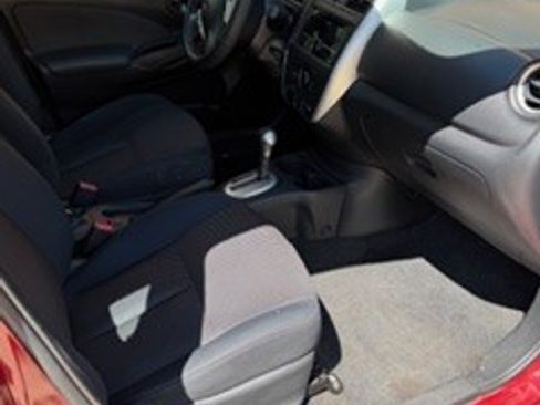 Used 2016 Nissan Versa SV image 10