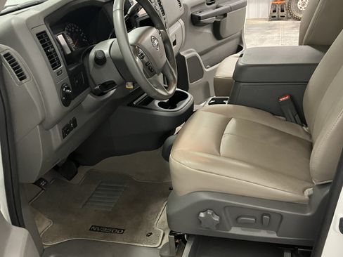 Used 2018 Nissan NV 3500 SL image 6