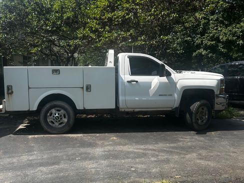 Used 2016 Chevrolet Silverado 2500 W/T w/ Snow Plow Prep Package AWD/4WD image 1