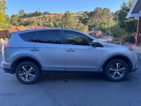 Used 2018 Toyota RAV4 XLE w/ All Weather Liner Package FWD image 6