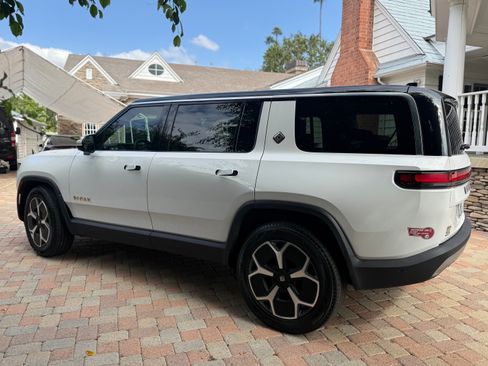 Used 2023 Rivian R1S Adventure image 8