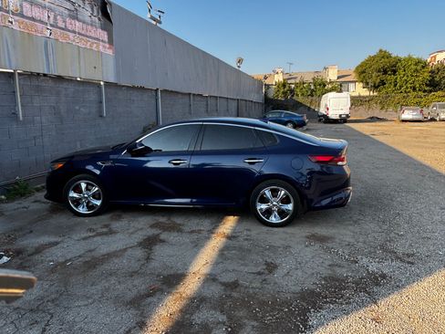 Used 2017 Kia Optima SX FWD image 4