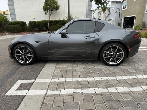 Used 2022 MAZDA MX-5 Miata RF Grand Touring w/ Weather Package image 4