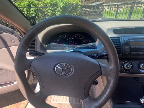 Used 2006 Toyota Camry XLE FWD image 30