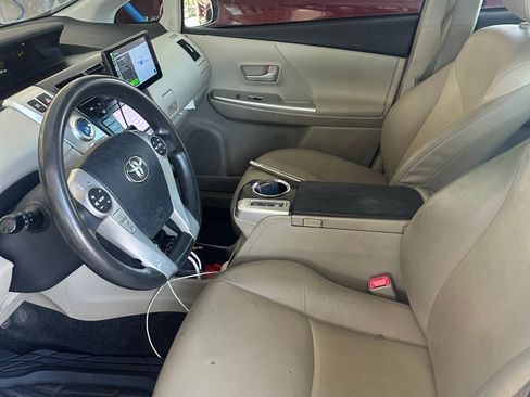 Used 2012 Toyota Prius V Five image 11