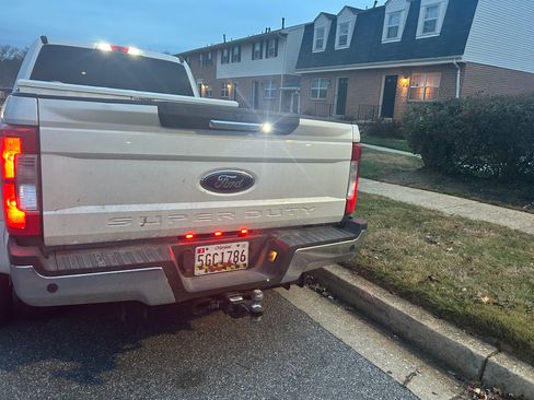 Used 2019 Ford F350 Lariat w/ Lariat Value Package image 5