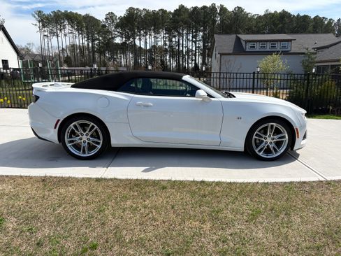 Used 2020 Chevrolet Camaro LT w/ RS Package image 2