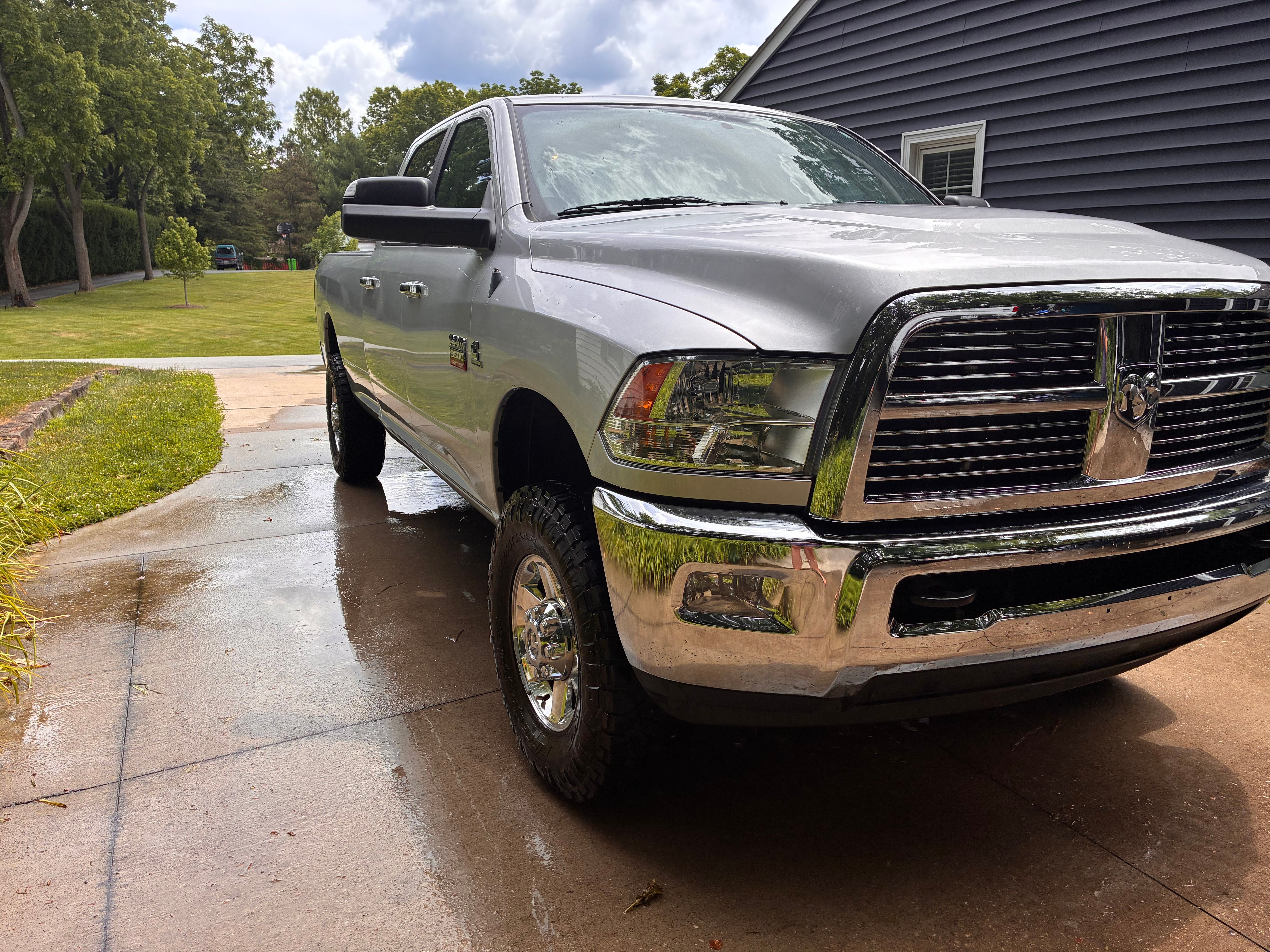 Used 2010 Dodge Ram 3500 Truck SLT w/ Big Horn Regional Package AWD/4WD image 4
