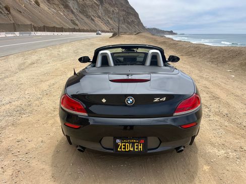 Used 2014 BMW Z4 sDrive35i RWD image 2