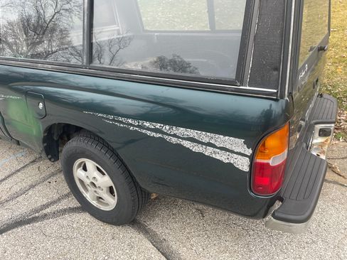 Used 1996 Toyota Tacoma 2WD Regular Cab image 5