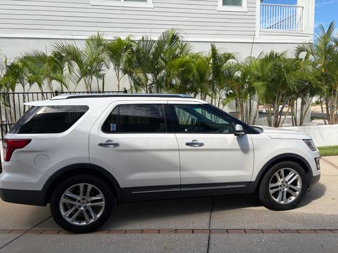 Used 2016 Ford Explorer Limited FWD image 6