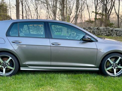 Used 2016 Volkswagen Golf 4-Door AWD/4WD image 5
