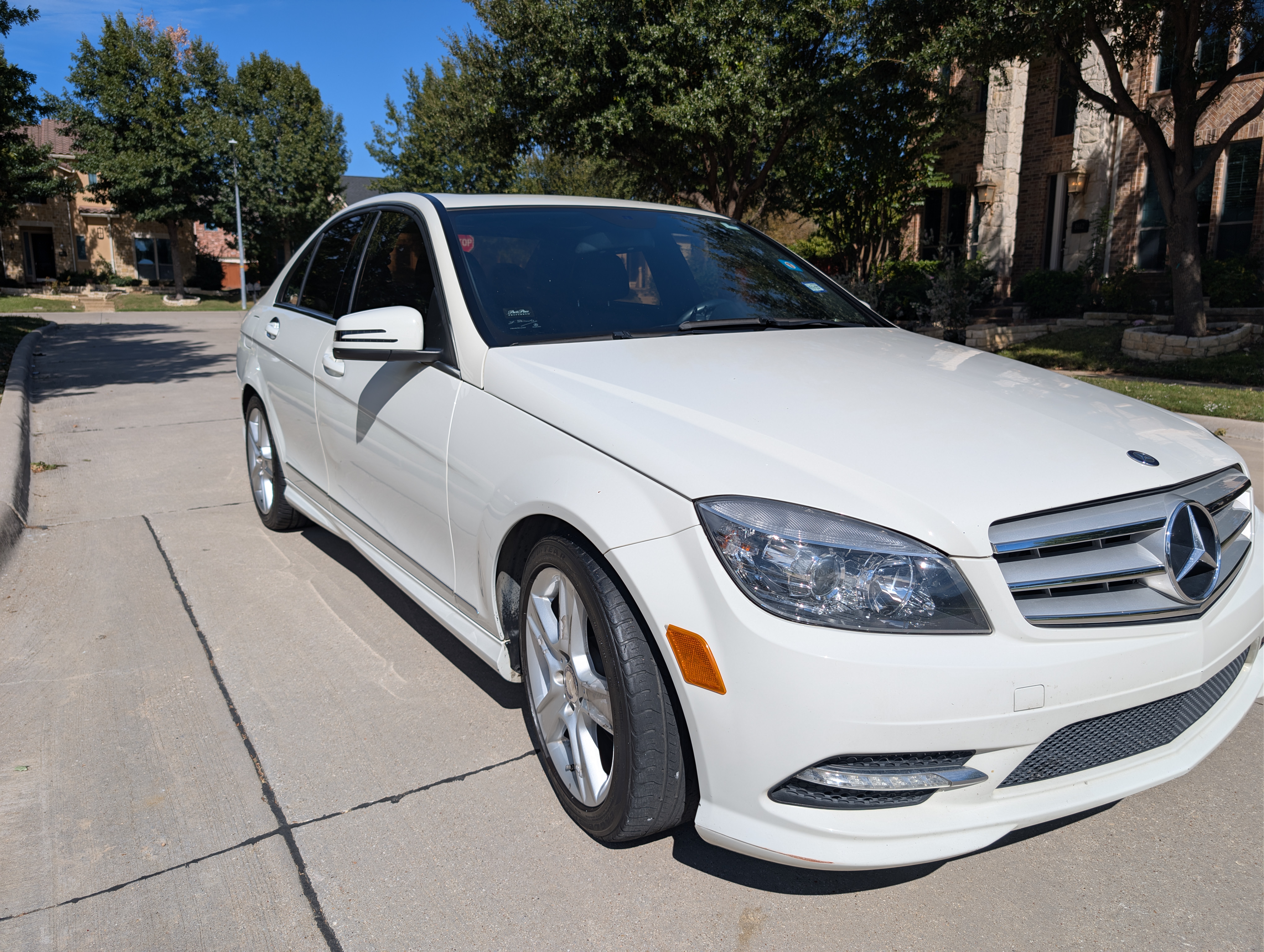 Used 2011 Mercedes-Benz C 300 Sedan image 4