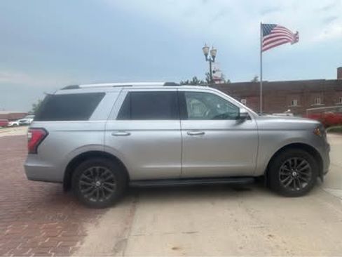 Used 2020 Ford Expedition Limited image 1