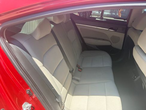 Used 2018 Hyundai Elantra SEL FWD image 9