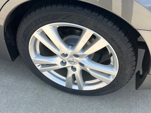 Used 2017 Nissan Altima 3.5 SL w/ 3.5 Technology Package FWD image 9