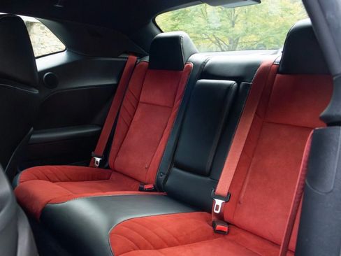 Used 2015 Dodge Challenger SRT Hellcat image 16