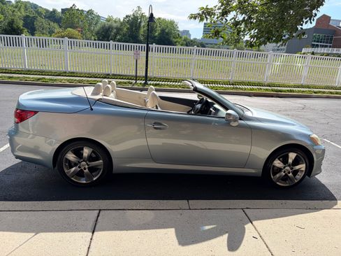 Used 2010 Lexus IS 250C RWD image 8