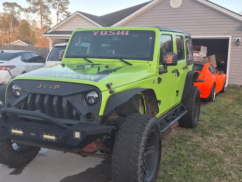 Used 2013 Jeep Wrangler Unlimited Rubicon w/ Connectivity Group image 4