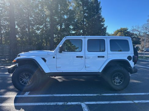 Used 2022 Jeep Wrangler Unlimited Rubicon w/ Xtreme Recon 35" Tire Package image 2