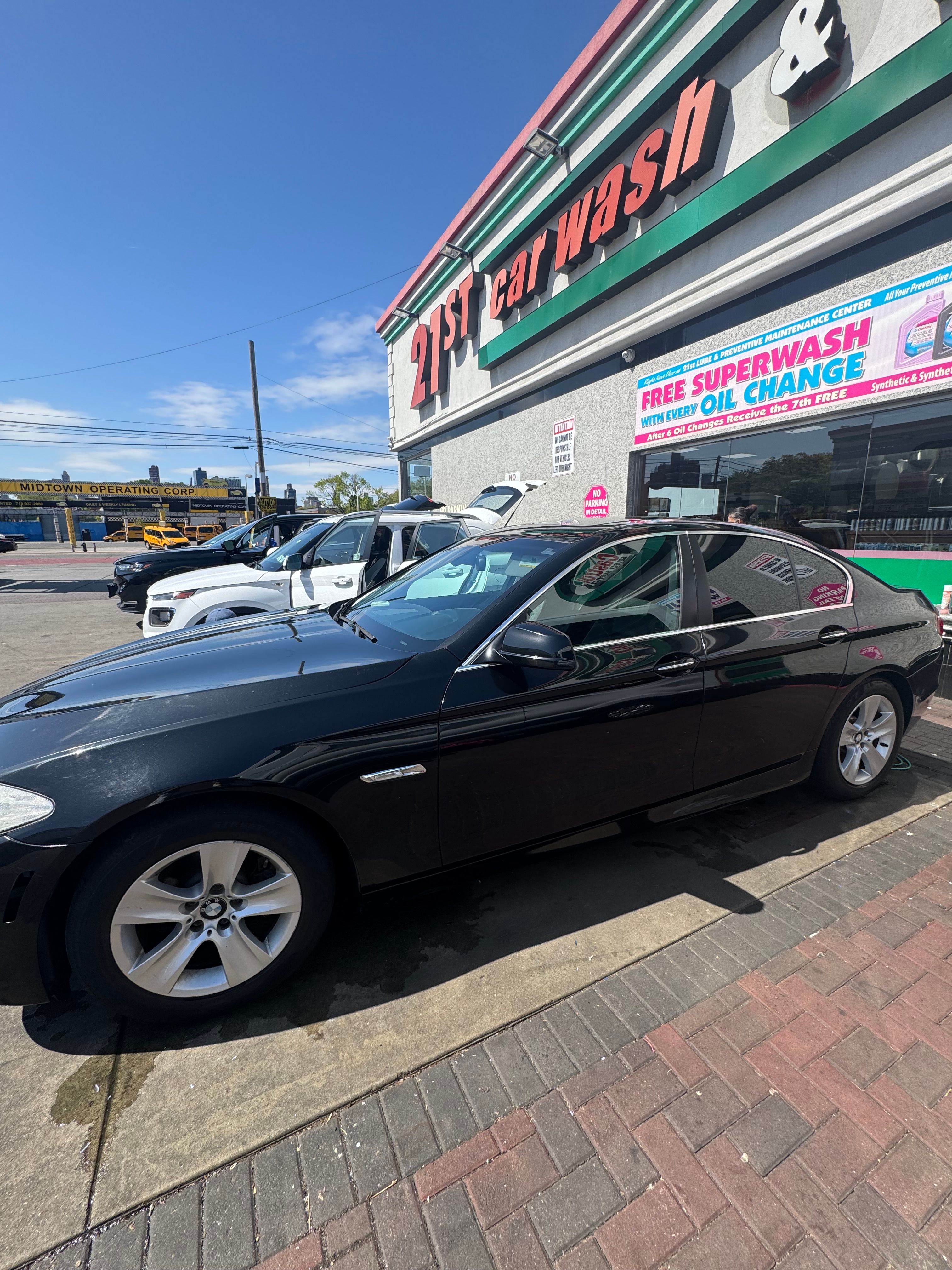 Used 2011 BMW 528i Sedan RWD image 1