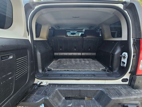 Used 2008 HUMMER H3 Alpha image 10