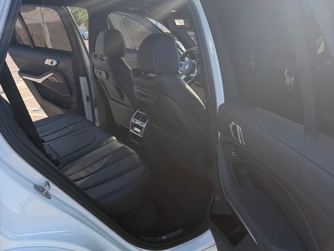 Used 2021 BMW X5 sDrive40i w/ M Sport Package RWD image 15