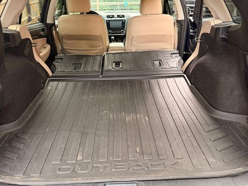 Used 2018 Subaru Outback 2.5i Limited AWD/4WD image 6