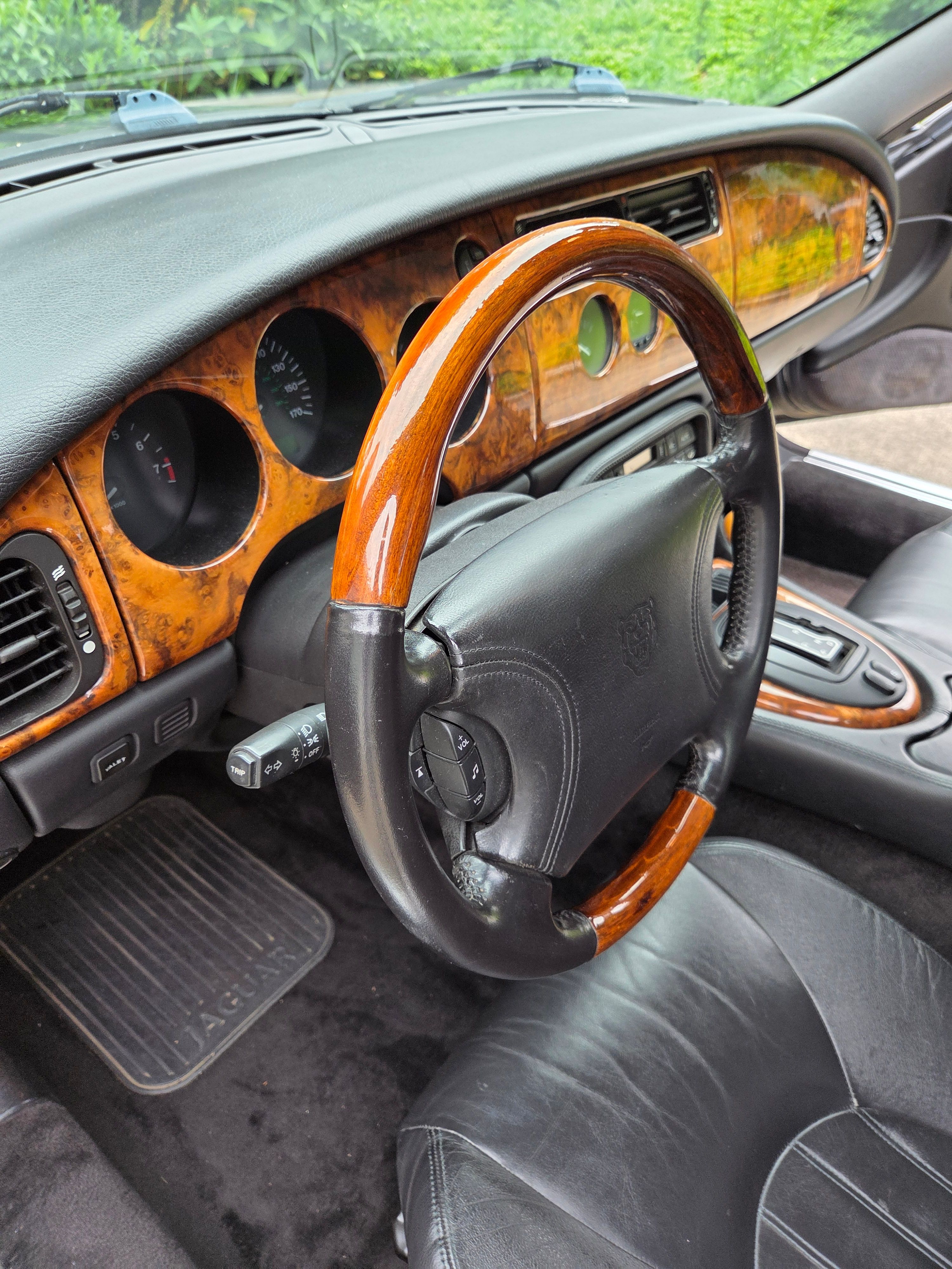 Used 1997 Jaguar XK8 Coupe RWD image 13