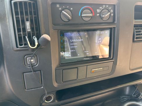 Used 2007 Chevrolet Express 1500 RWD image 8